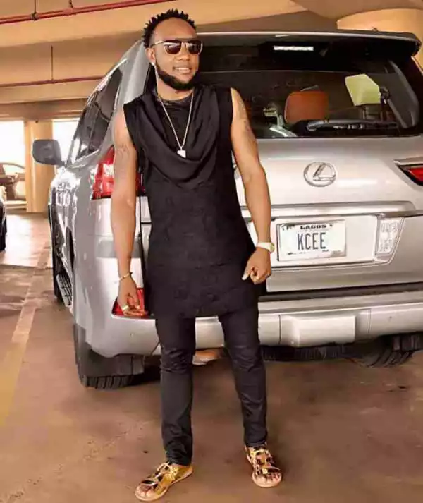 Singer Kcee Poses With His Customized Car Number Plate (Photo)
